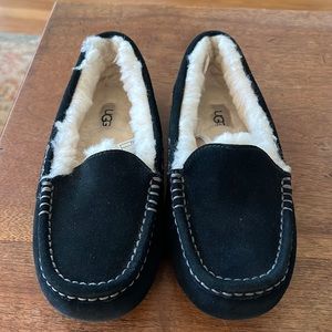UGG
Women's Ansley Slippers